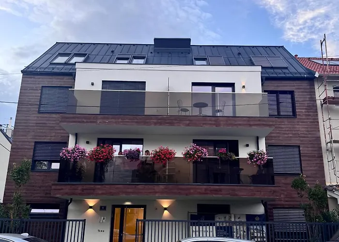 Апартаменти Moderne Ruheoase Mit Balkon *