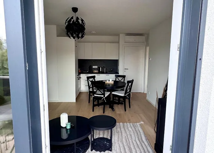 Moderne Ruheoase Mit Balkon