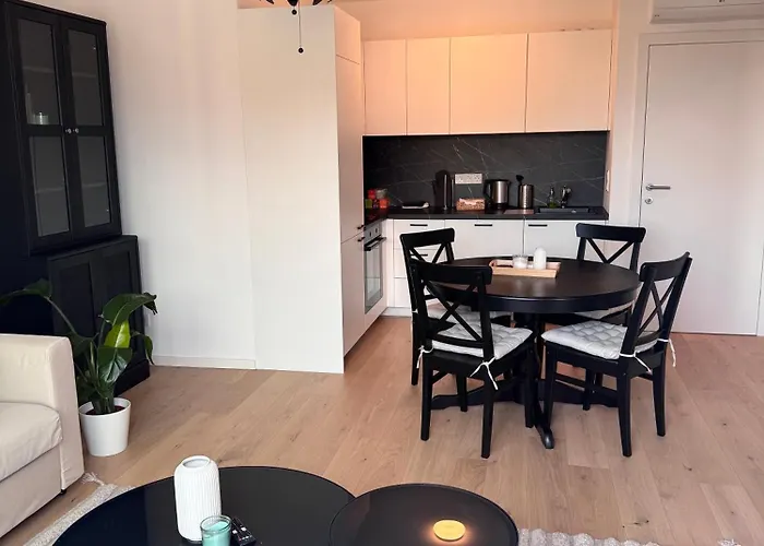 Moderne Ruheoase Mit Balkon *